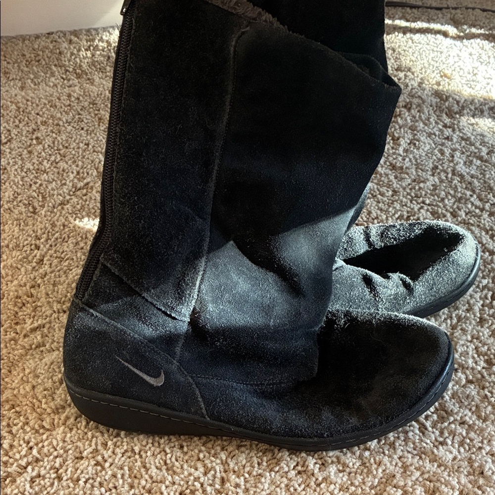 Nike Women's Black Winter Boots